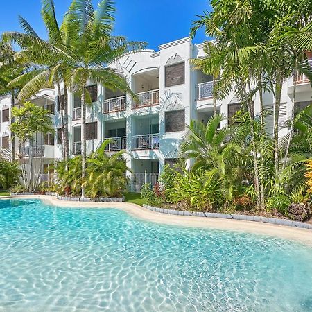 Alassio Beachfront Apartments Palm Cove Exterior photo