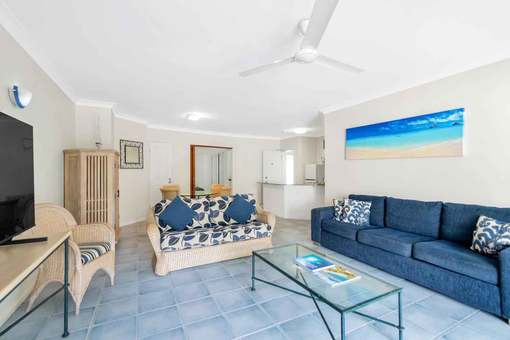 Alassio Beachfront Apartments Palm Cove Room photo